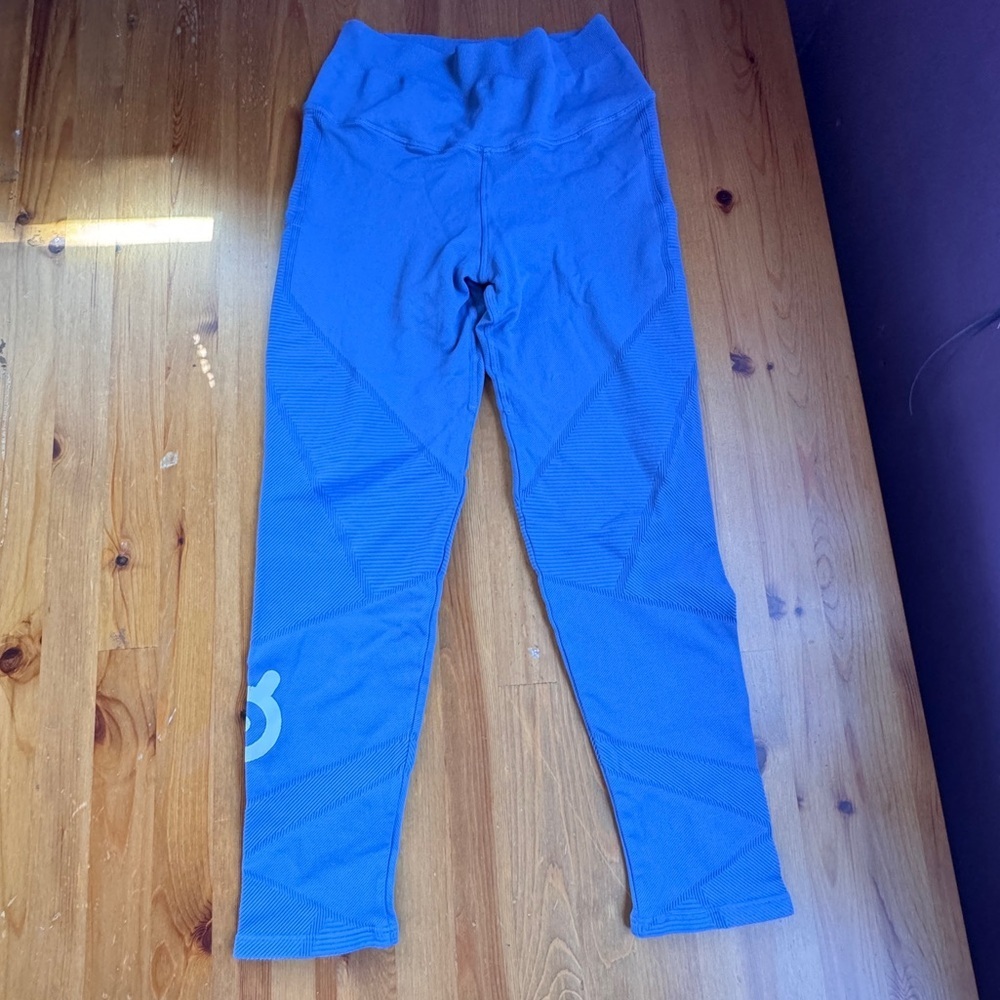 Peloton leggings size small